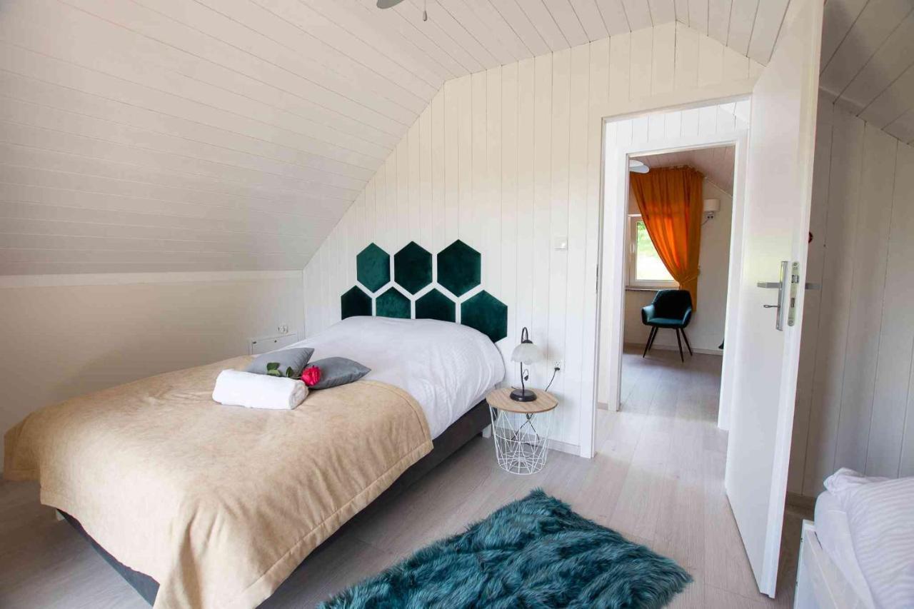 Resort Holiday Natural - Gosciniec Zacisze Chmielno Luaran gambar